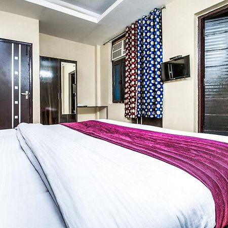 Hotel O Crosswinds Residency Indirapuram Екстериор снимка