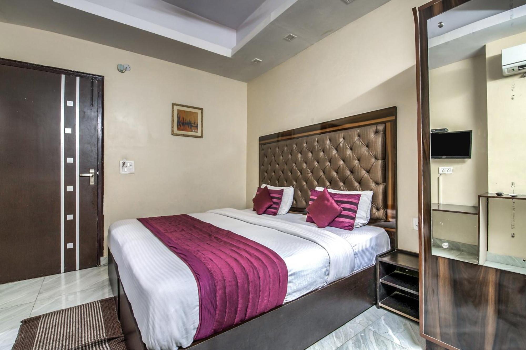 Hotel O Crosswinds Residency Indirapuram Екстериор снимка