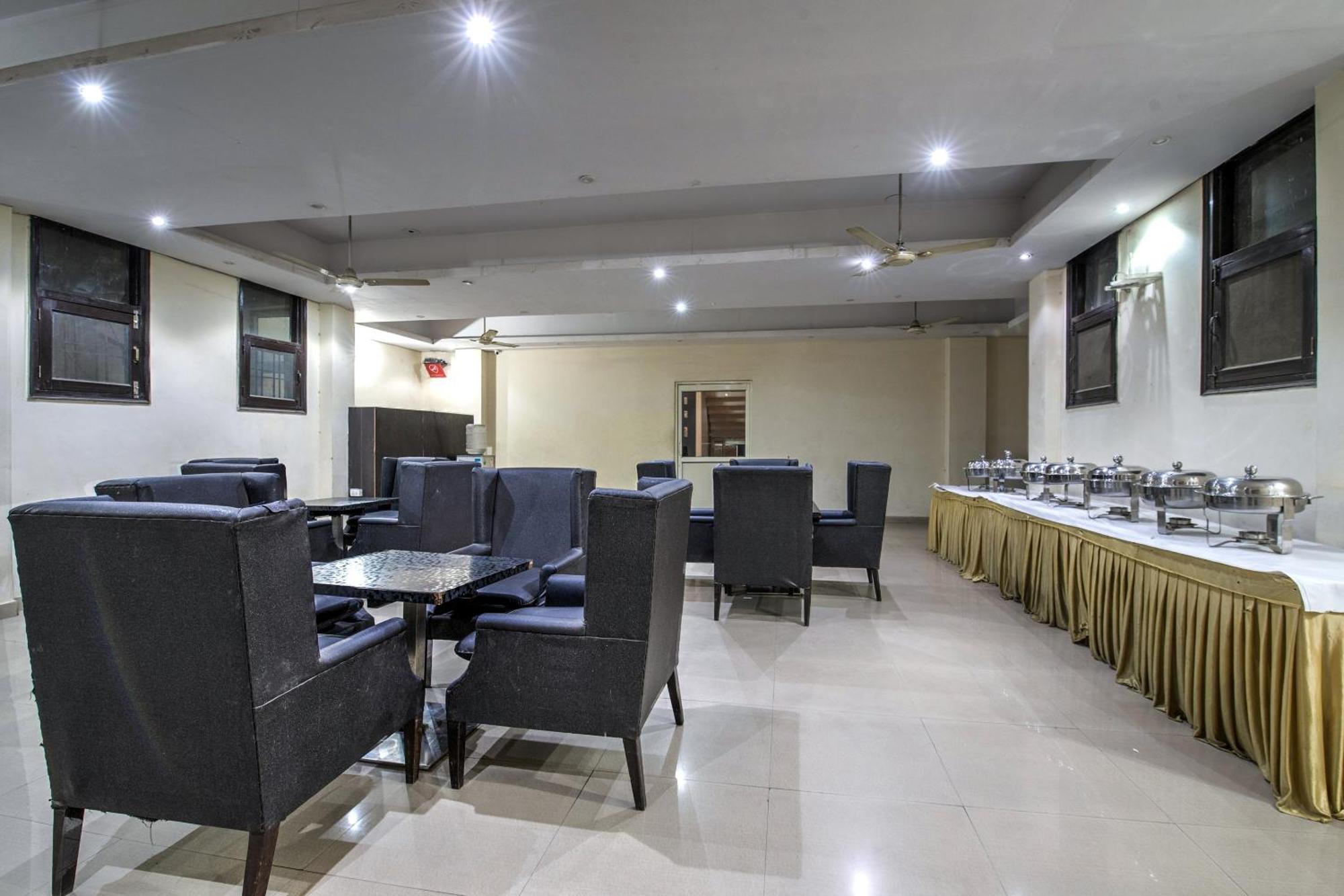 Hotel O Crosswinds Residency Indirapuram Екстериор снимка