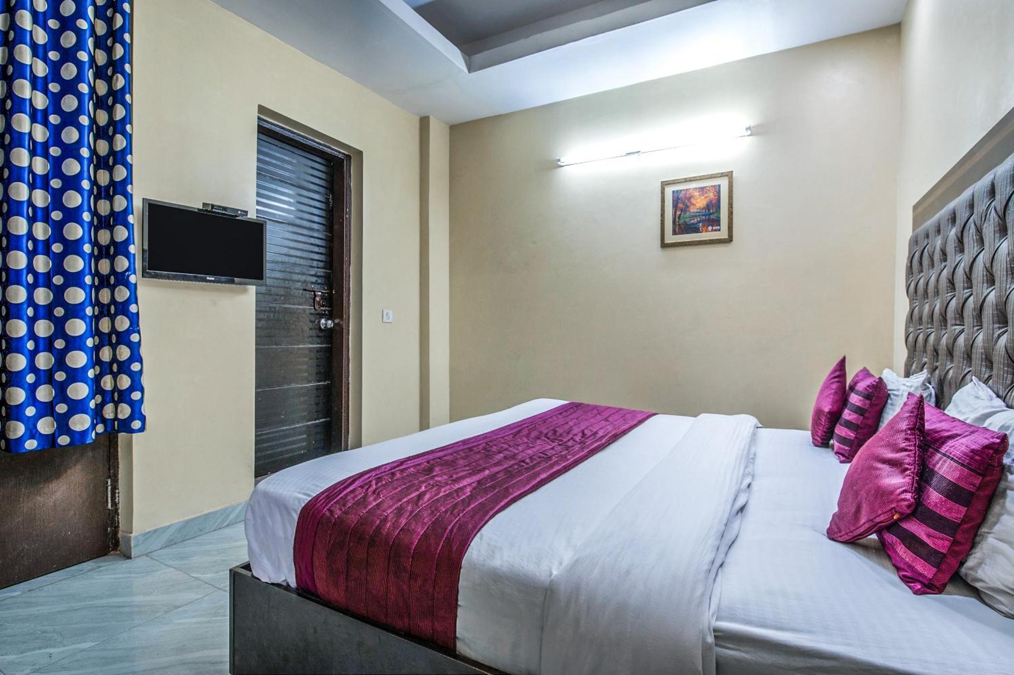 Hotel O Crosswinds Residency Indirapuram Екстериор снимка