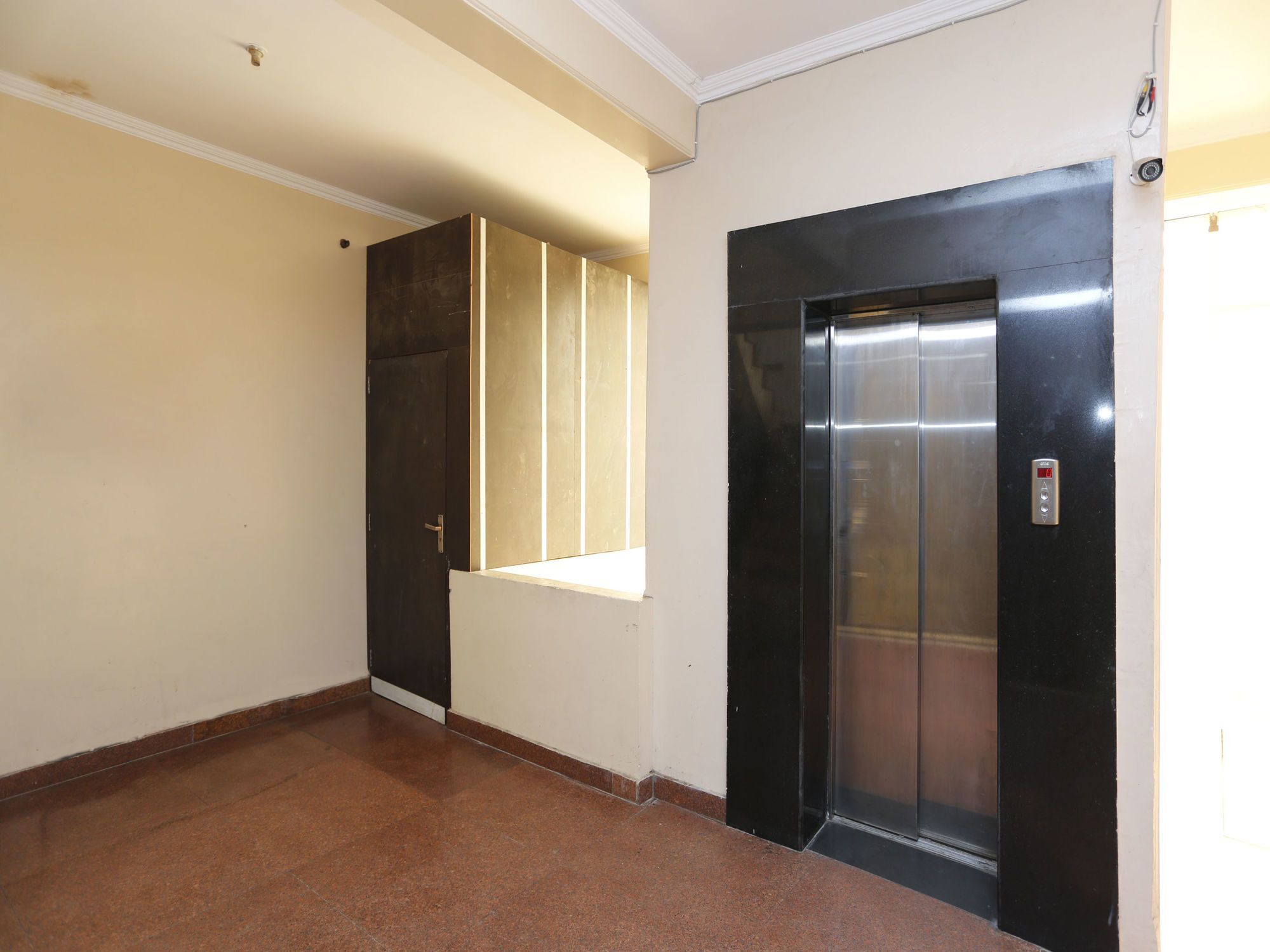 Hotel O Crosswinds Residency Indirapuram Екстериор снимка