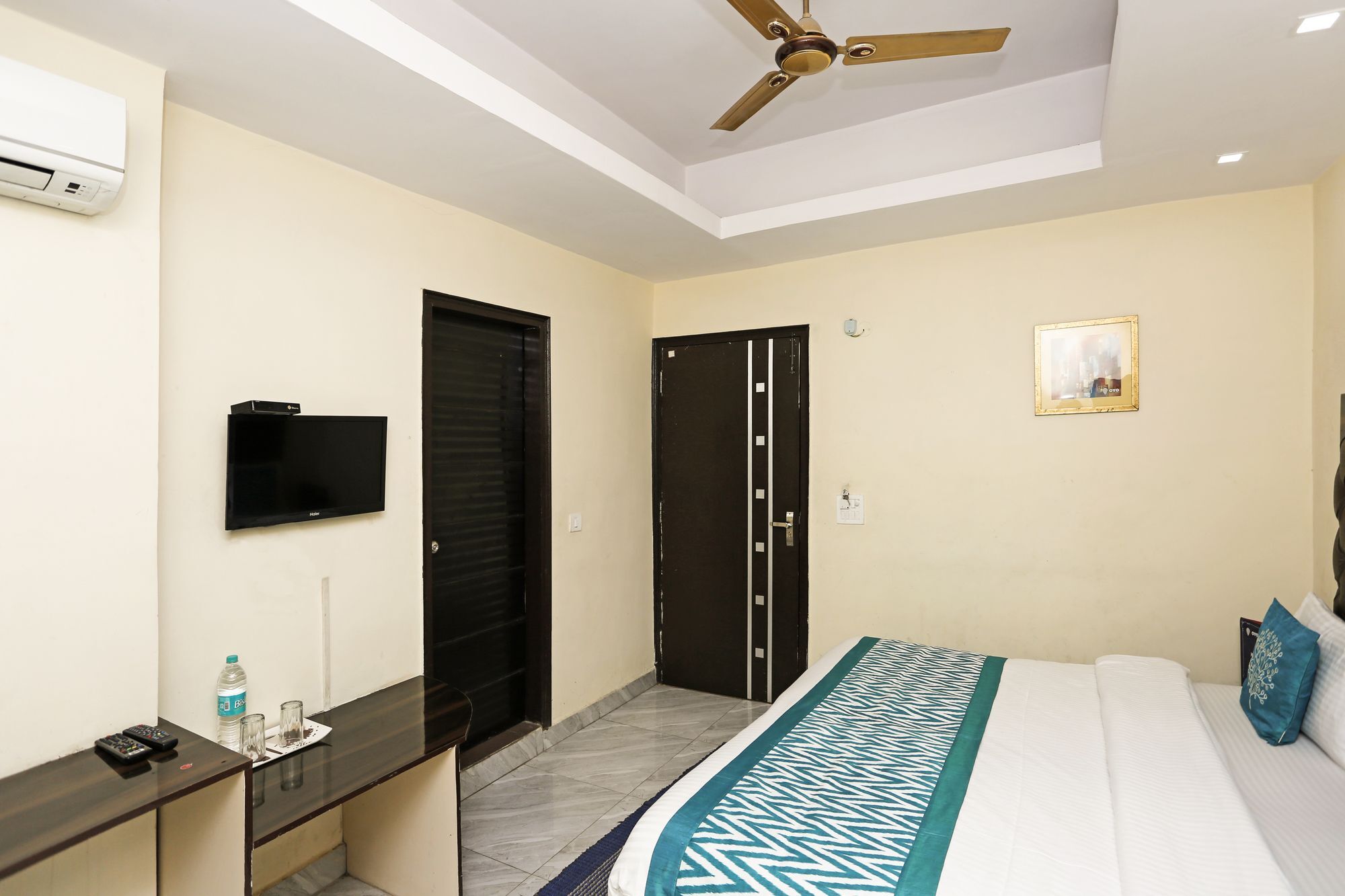 Hotel O Crosswinds Residency Indirapuram Екстериор снимка