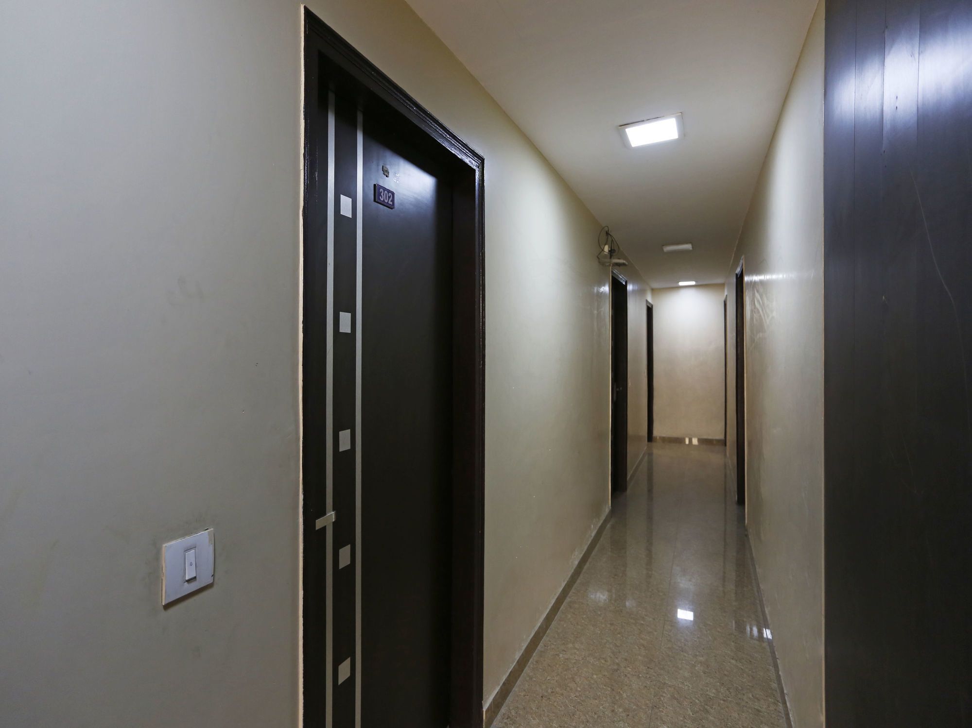 Hotel O Crosswinds Residency Indirapuram Екстериор снимка